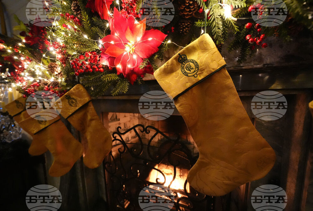 Britain King's Stockings