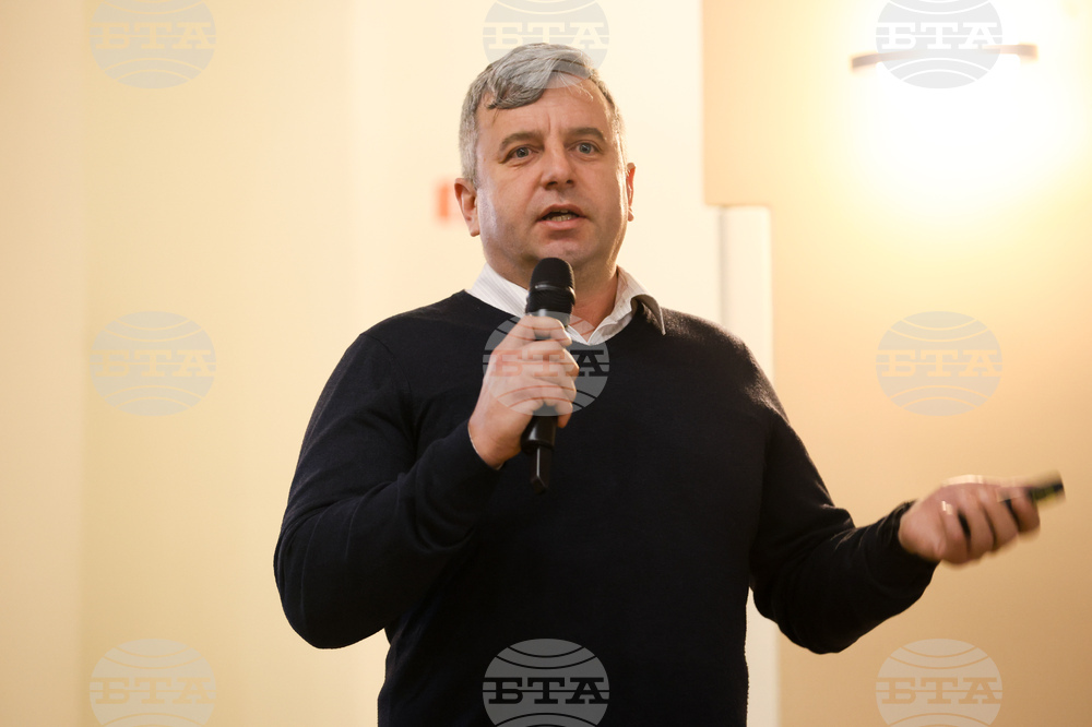 Международен ден на Антарктида - Аспарух Камбуров