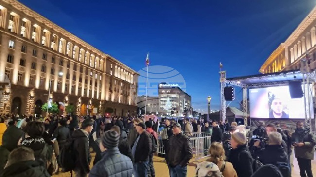 Граждани започнаха да се събират пред Министерския съвет за протеста срещу бюджета за 2026 година