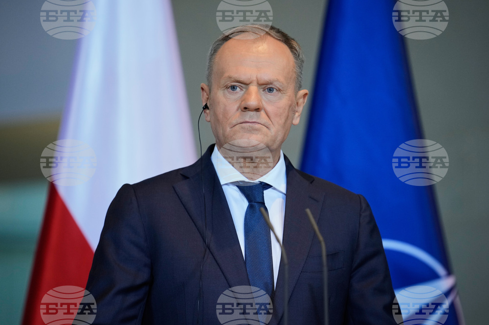 Европа не може да си позволи да бъде слаба спрямо враговете или съюзниците си, заяви полският премиер Доналд Туск