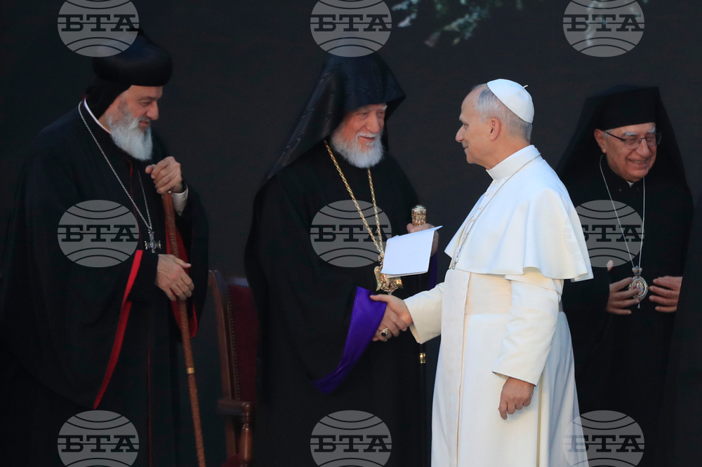 APTOPIX Lebanon Mideast Pope