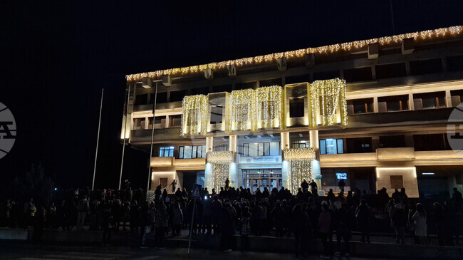 Жители на Шумен излязоха на протест пред сградата на Общината срещу бюджета за догодина