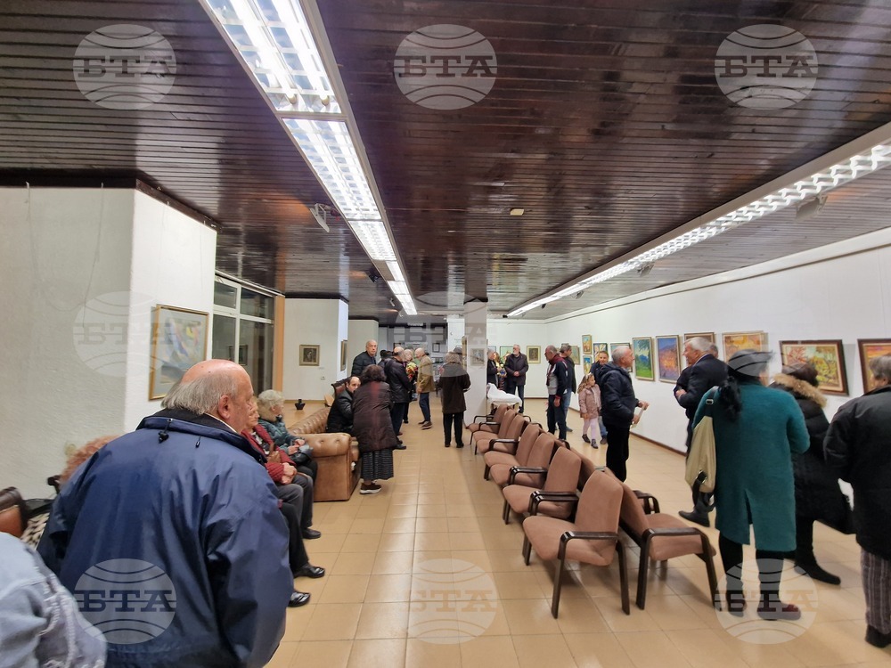 Творби, отразяващи духа и битието на смолянчани, представиха местни художници