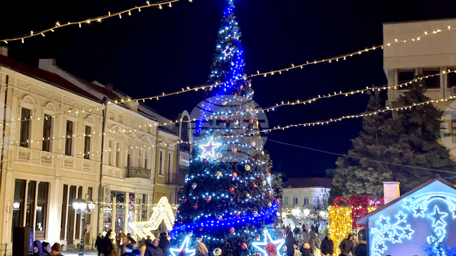 Грейнаха коледните светлини във Видин