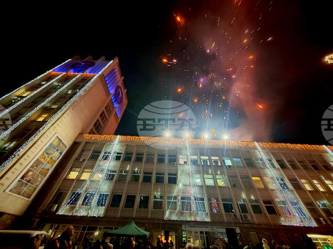 С концерт на Рафи в Габрово тази вечер приключва празничната програма в града