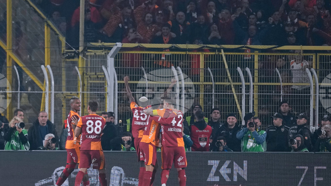 Галатасарай победи Трабзонспор и се класира за финала на Суперкупата на Турция по футбол