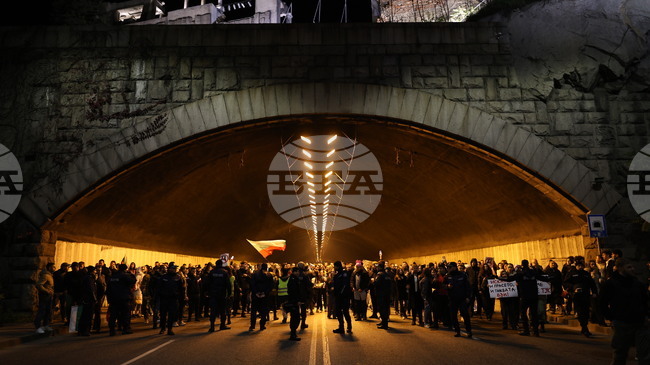  С протестно шествие граждани затвориха ключови булеварди в Пловдив 