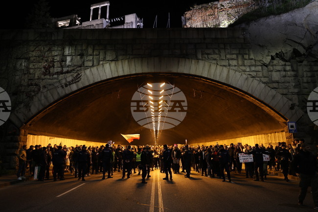  С протестно шествие граждани затвориха ключови булеварди в Пловдив 
