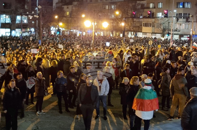 Тази вечер варненци излязоха, за да искат справедливост, каза кметът Благомир Коцев