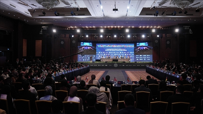 АА: Младежи, делегати от ислямския свят, приеха „Истанбулска декларация“ с призив за единство, реформи и справедливост за Палестина