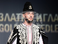 Годишни награди - „Златна игла“