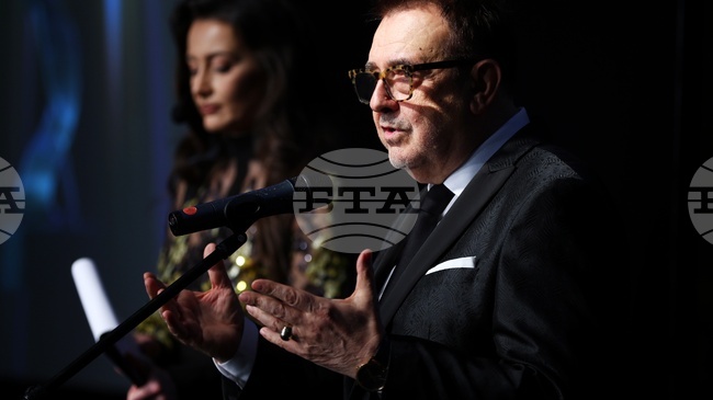 Българската академия за мода присъди на Николета Фархат „Златната игла“ в категория „Дизайнер на годината“