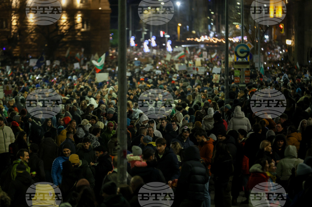 Заради увеличения поток от пътници по линиите на метрото, които минават през централната градска част, са пуснати два допълнителни влака