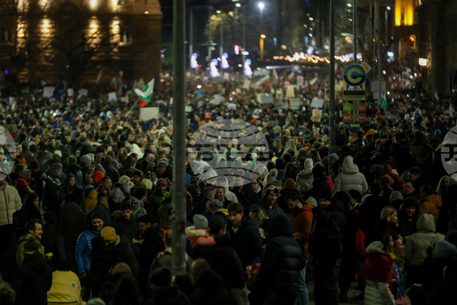 Заради увеличения поток от пътници по линиите на метрото, които минават през централната градска част, са пуснати два допълнителни влака