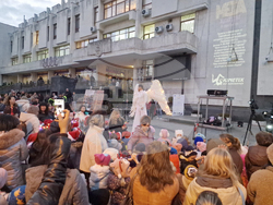 Велико Търново - въздушно-акробатично шоу - светване на коледните светлини