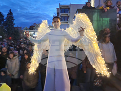 Велико Търново - въздушно-акробатично шоу - светване на коледните светлини