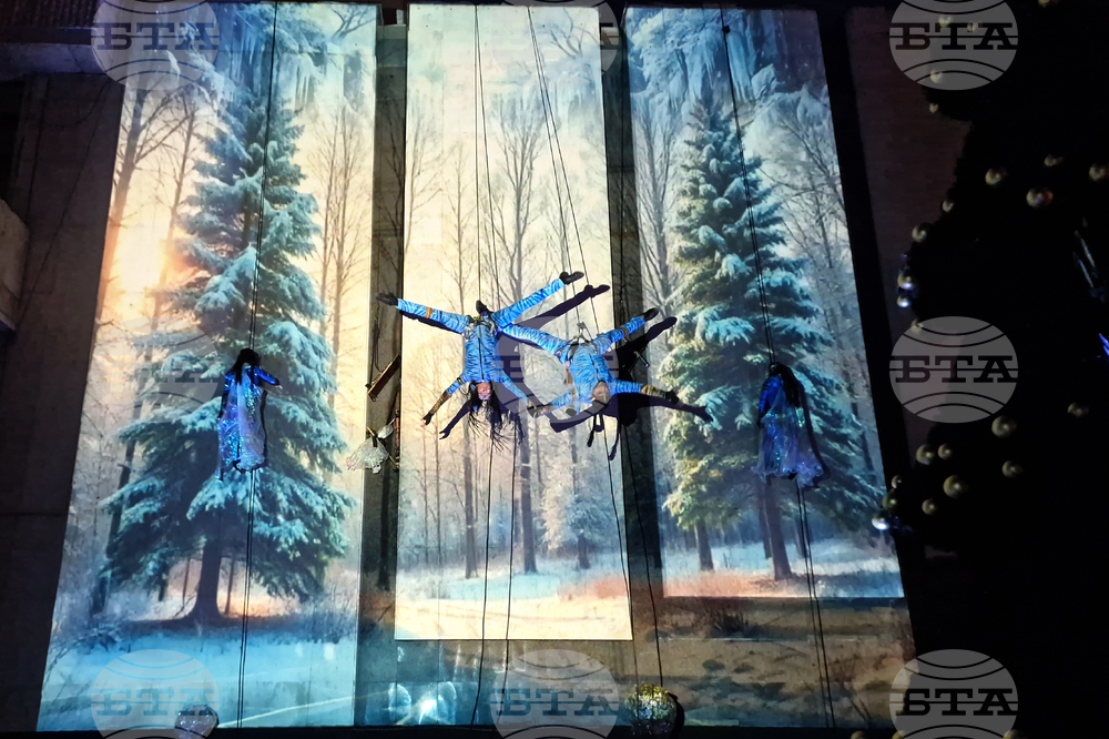 Велико Търново - въздушно-акробатично шоу - светване на коледните светлини