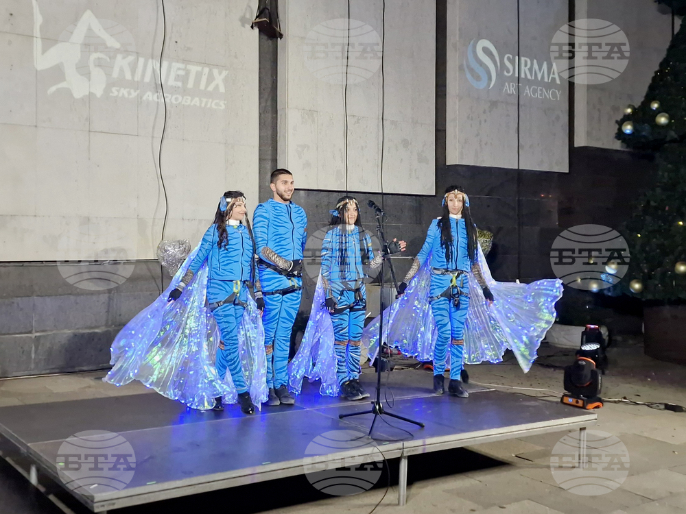 Велико Търново - въздушно-акробатично шоу - светване на коледните светлини