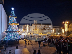 Велико Търново - въздушно-акробатично шоу - светване на коледните светлини