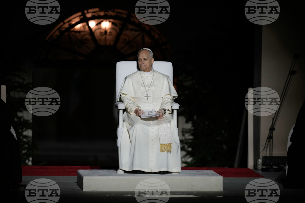 APTOPIX Lebanon Mideast Pope