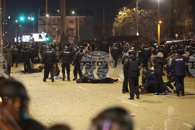 Protest against 2026 Draft Budget in Sofia Ends Around 1:30 A.M., Traffic near Parliament Restored