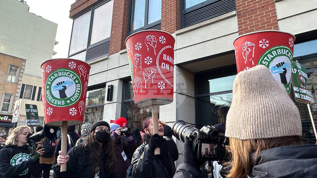 Синдикатът на служителите, приготвящи напитки от кафе във веригата „Старбъкс“, разширява едномесечната си стачка в още градове в САЩ