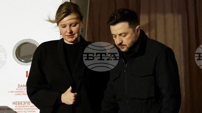 Укринформ: Зеленски и съпругата му пристигнаха на посещение в Литва