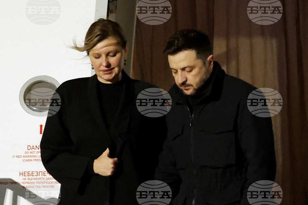 Укринформ: Зеленски и съпругата му пристигнаха на посещение в Литва