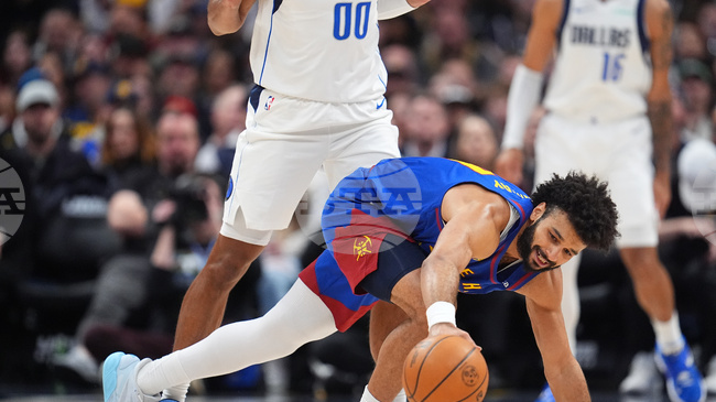 Гардът на Денвър Джамал Мъри се контузи в мача срещу Далас в НБА