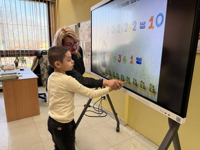 Първокласници от Българското средно училище „Д-р Петър Берон“ в Прага взеха участие в открит урок по математика 