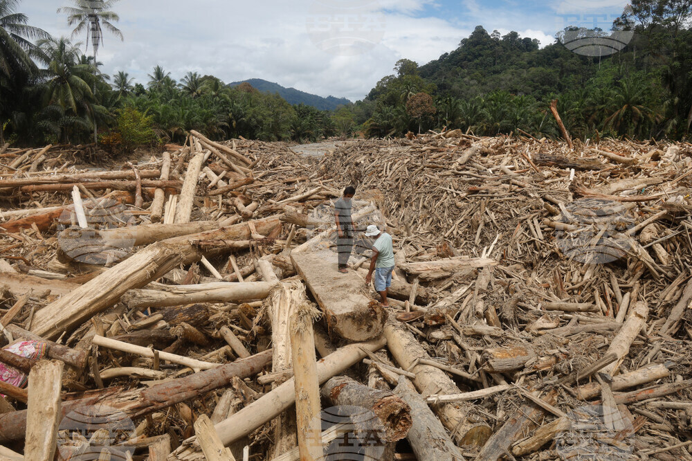 APTOPIX Indonesia Extreme Weather Asia Flooding