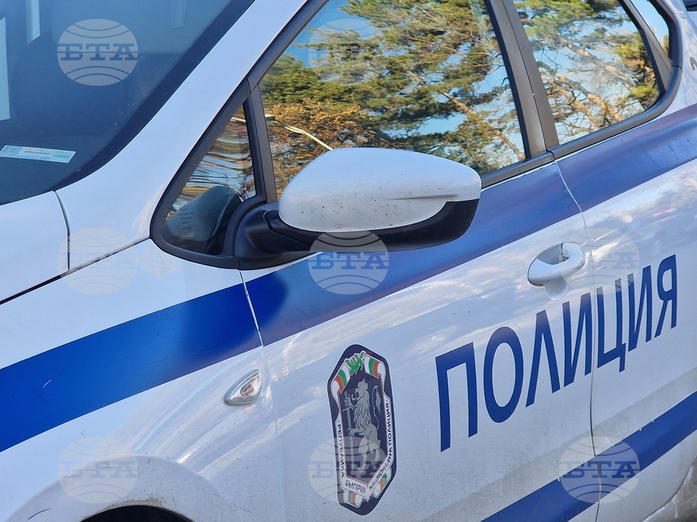 Полицаи в Димитровград са арестували шофьор с 3,29 промила алкохол, ударил колата си в пътен знак