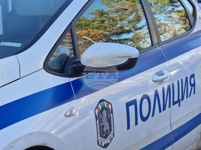 Полицаи в Димитровград са арестували шофьор с 3,29 промила алкохол, ударил колата си в пътен знак
