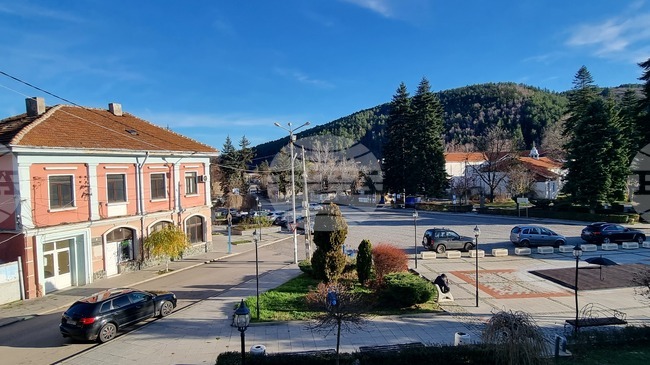 Със заповед на кмета на Брезник от днес в града влиза в сила нов график за режимното водоподаване