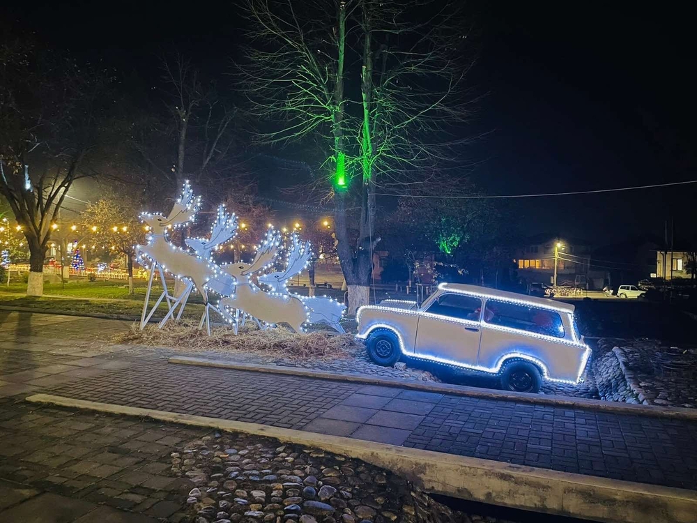 Коледните светлини на елхата в Костенец ще грейнат на 4 декември