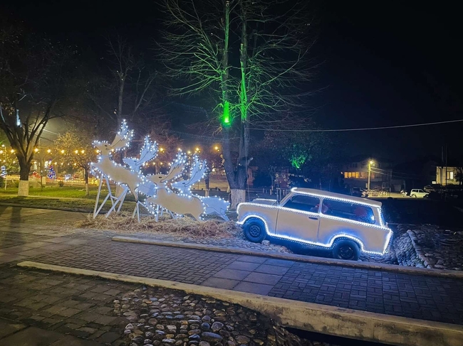 Коледните светлини на елхата в Костенец ще грейнат на 4 декември