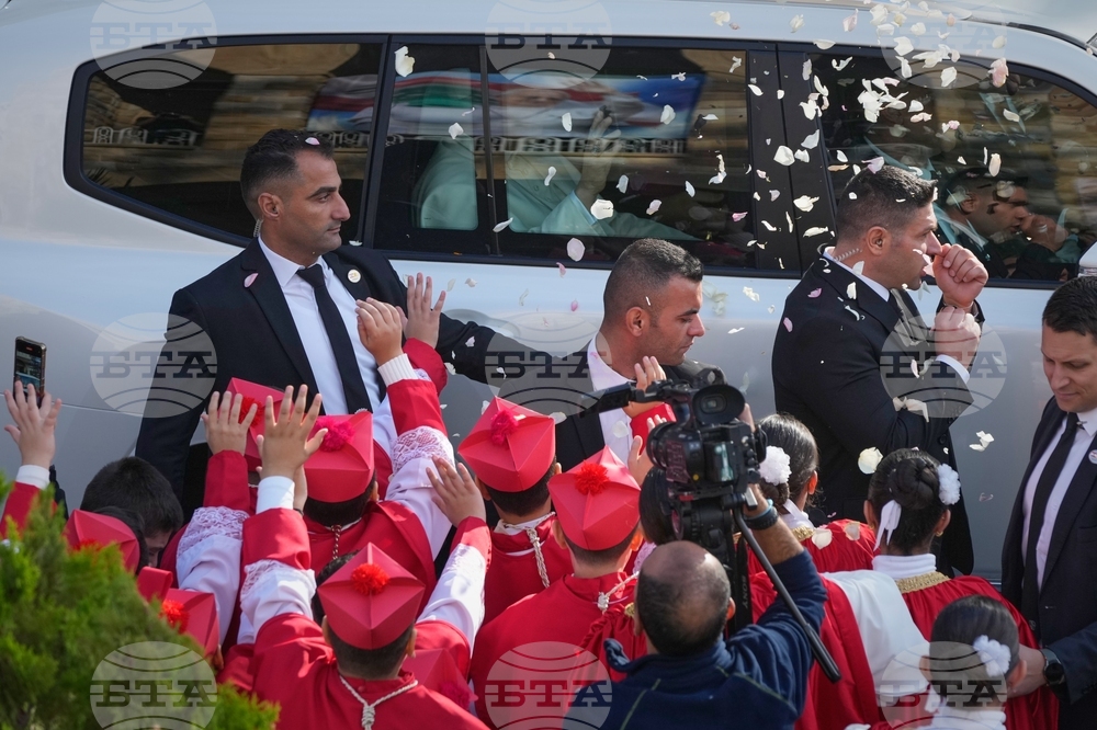 APTOPIX Lebanon Mideast Pope