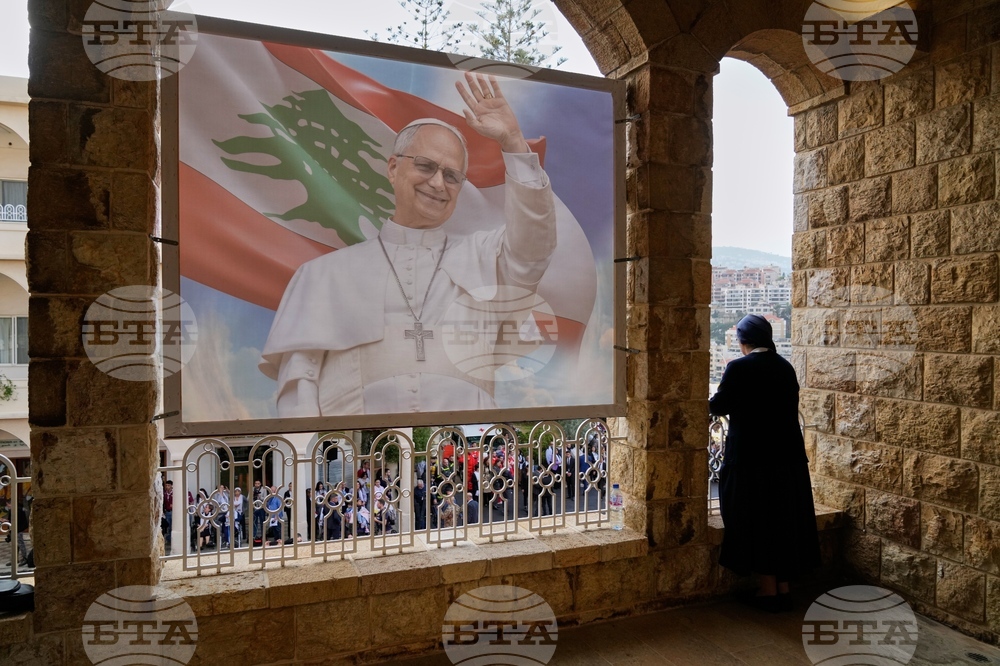 APTOPIX Lebanon Mideast Pope