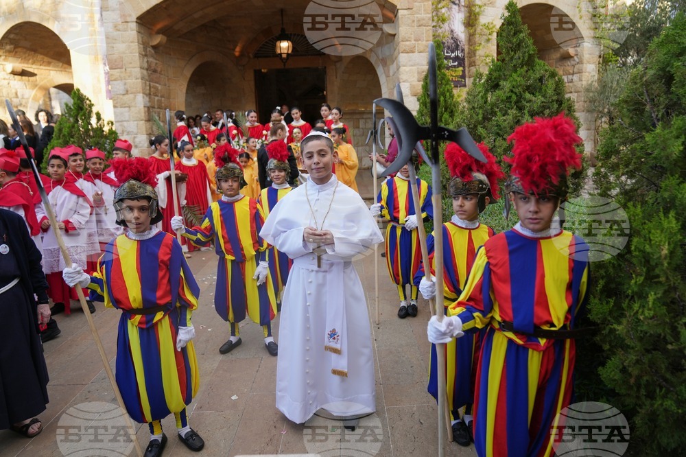 APTOPIX Lebanon Mideast Pope