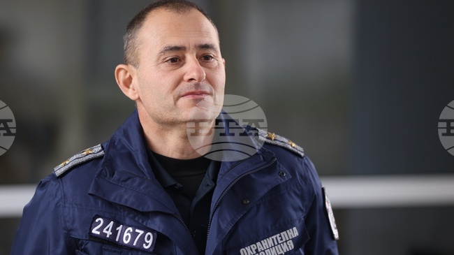 От СДВР са открили множество маски, боксове, пиратки, както и газов пистолет у непълнолетни при протеста пред Министерския съвет