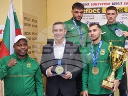 Бокс Жоел Арате Викторио Илиев Красимир Инински Радослав Росенов Уилиам Чолов