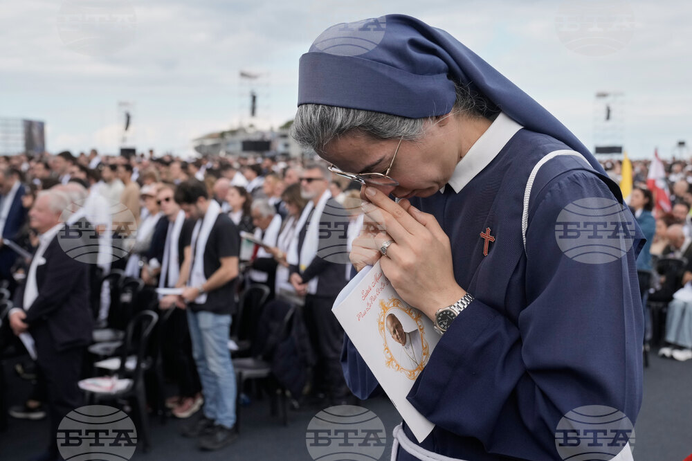 Ватиканът каза, че на този етап жените не могат да стават дякони в Римокатолическата църква