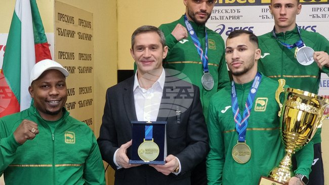 Красимир Инински към боксьорите: Бъдете като водата, тя винаги намира начин