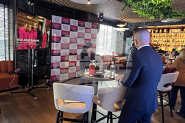 „Уиз Еър“ - коледен брънч