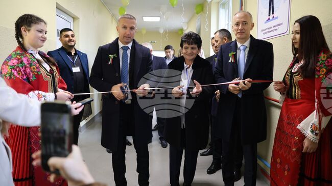 Българската образователна система се модернизира благодарение на СТЕМ центровете, каза министър Красимир Вълчев в Белица