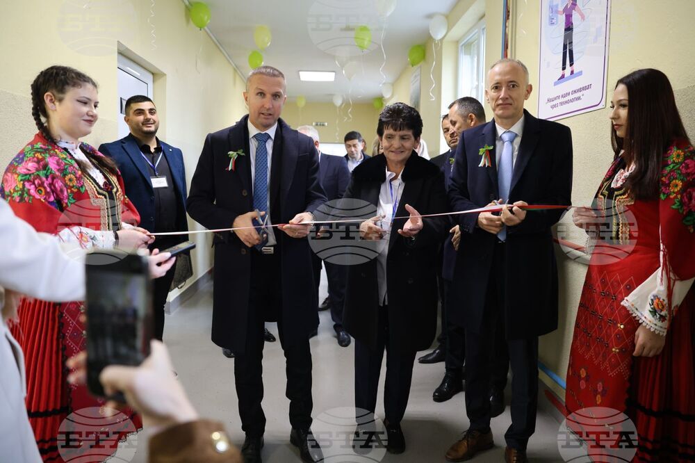 Българската образователна система се модернизира благодарение на СТЕМ центровете, каза министър Красимир Вълчев в Белица