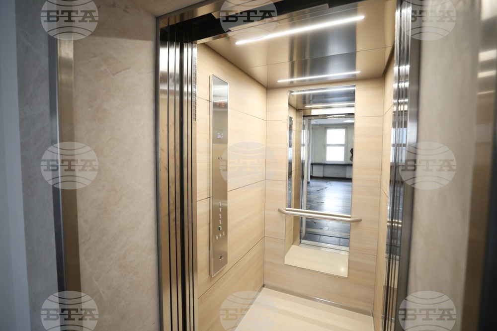 БТА успешно подмени асансьора в западната част на сградата си и подобри достъпа до агенцията