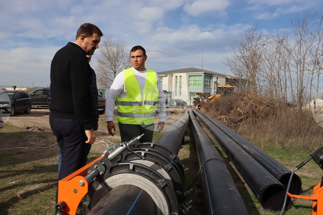 Започна реконструкция и изместване на преминаващия през частни имоти 1,7-километров водопровод в Хасково 