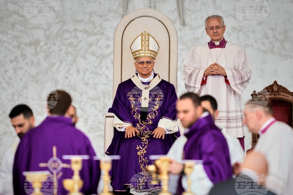 APTOPIX Lebanon Mideast Pope