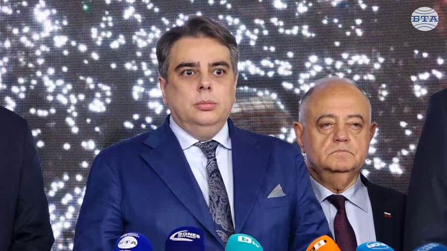 Ако правителството не подаде оставка тази седмица, ще внесем вот на недоверие, съобщи председателят на "Продължаваме промяната" Асен Василев